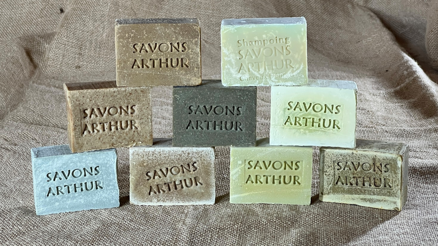 The Unique Appeal of Handcrafted Gifts